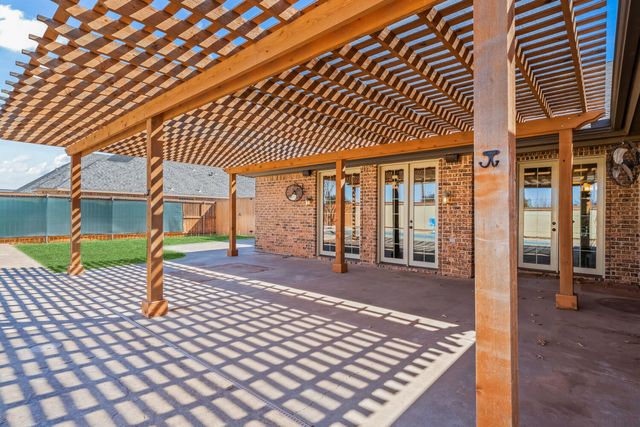 1405 11th Place, Shallowater, TX 79363