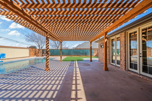 1405 11th Place, Shallowater, TX 79363