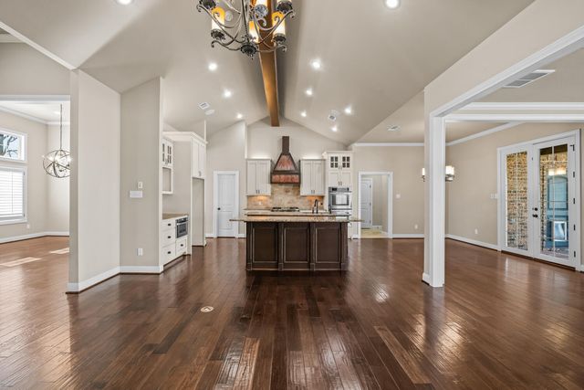 1405 11th Place, Shallowater, TX 79363