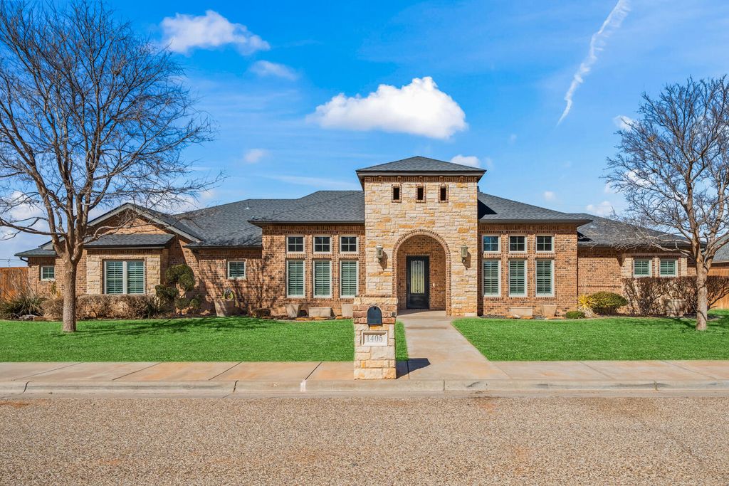 1405 11th Place, Shallowater, TX 79363