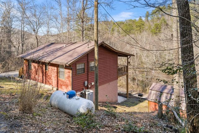 608 Hilltop Lane, Murphy, NC 28906
