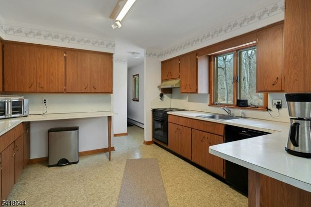 48 Gordon Rd, Roxbury Twp., NJ 07885