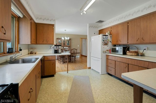 48 Gordon Rd, Roxbury Twp., NJ 07885