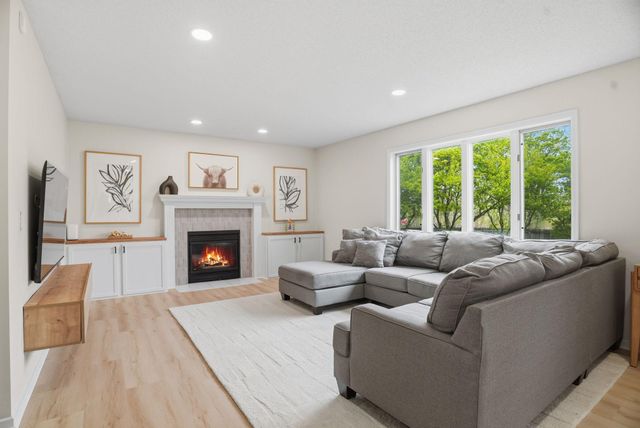 10648 71st Avenue N, Maple Grove, MN 55369
