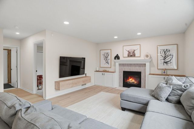 10648 71st Avenue N, Maple Grove, MN 55369