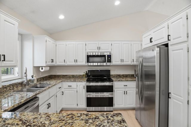 10648 71st Avenue N, Maple Grove, MN 55369