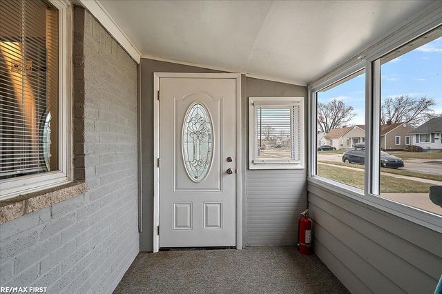 27830 Van Howe Street, Roseville, MI 48066