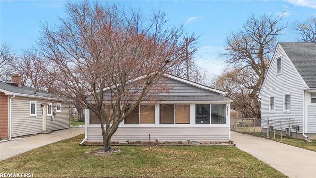 27830 Van Howe Street, Roseville, MI 48066
