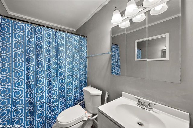 27830 Van Howe Street, Roseville, MI 48066