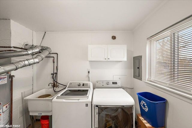 27830 Van Howe Street, Roseville, MI 48066