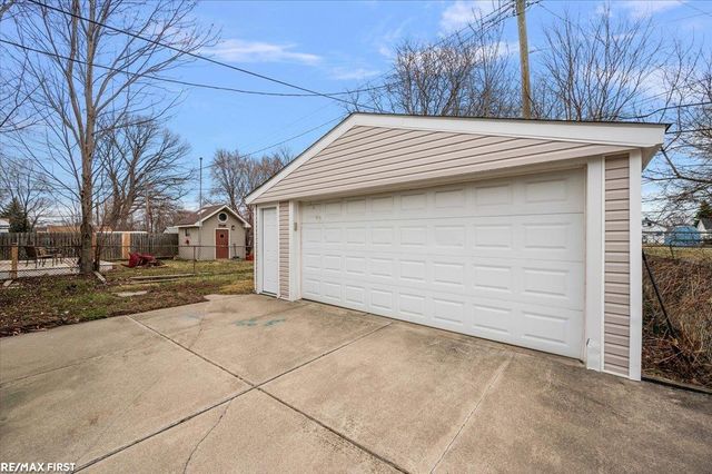 27830 Van Howe Street, Roseville, MI 48066