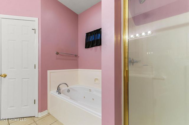 6301 W Wimbledon Cove, Ocean Springs, MS 39564