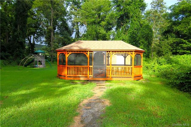 71 MILLER Road 25, Hopewell Junction, NY 12533