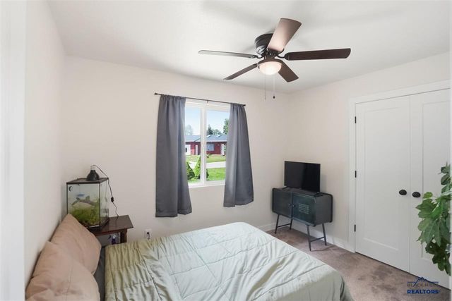 5521 N Pitch Court, Rapid City, SD 57703