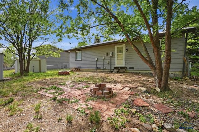 5521 N Pitch Court, Rapid City, SD 57703