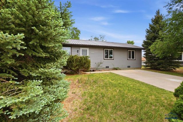 5521 N Pitch Court, Rapid City, SD 57703