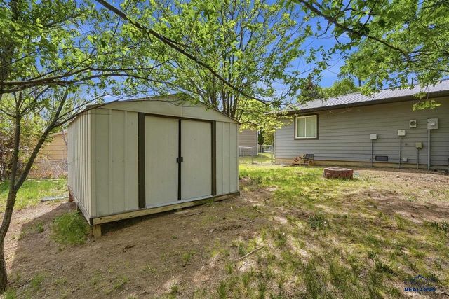 5521 N Pitch Court, Rapid City, SD 57703