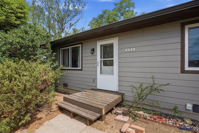 5521 N Pitch Court, Rapid City, SD 57703