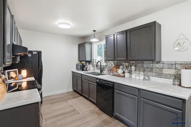 5521 N Pitch Court, Rapid City, SD 57703