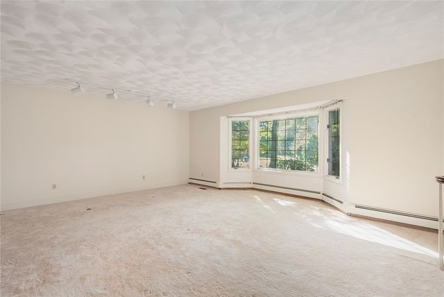 31 Lennon Road, Lincoln, RI 02865
