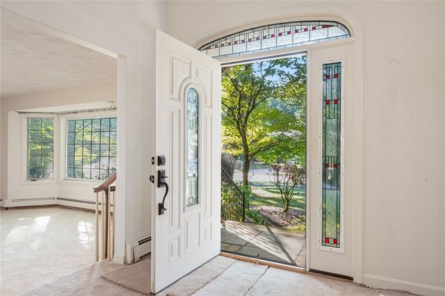 31 Lennon Road, Lincoln, RI 02865