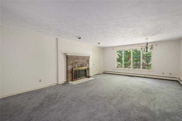 31 Lennon Road, Lincoln, RI 02865