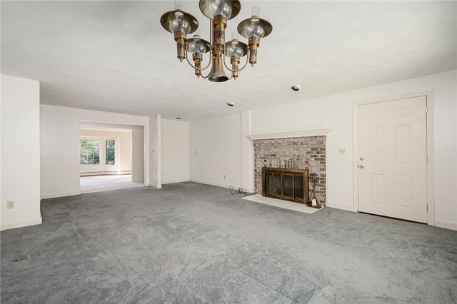 31 Lennon Road, Lincoln, RI 02865