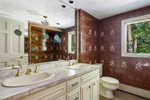 31 Lennon Road, Lincoln, RI 02865