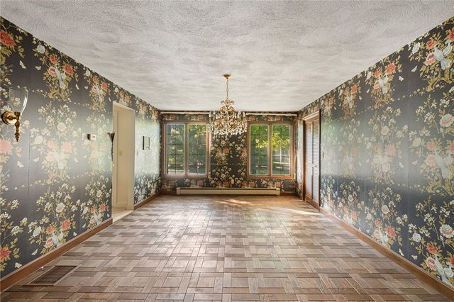 31 Lennon Road, Lincoln, RI 02865