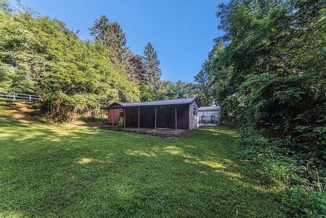 7091 Ann Arbor Road, Jackson, MI 49201