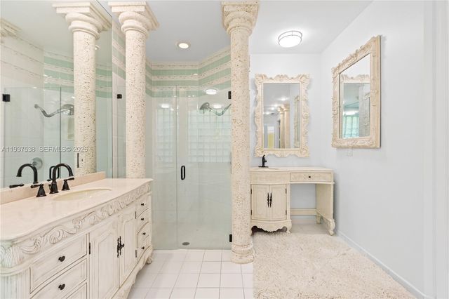 16053 Villa Vizcaya Pl, Delray Beach, FL 33446