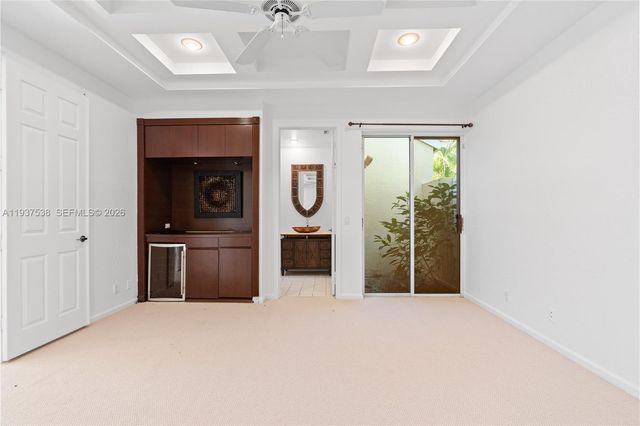 16053 Villa Vizcaya Pl, Delray Beach, FL 33446