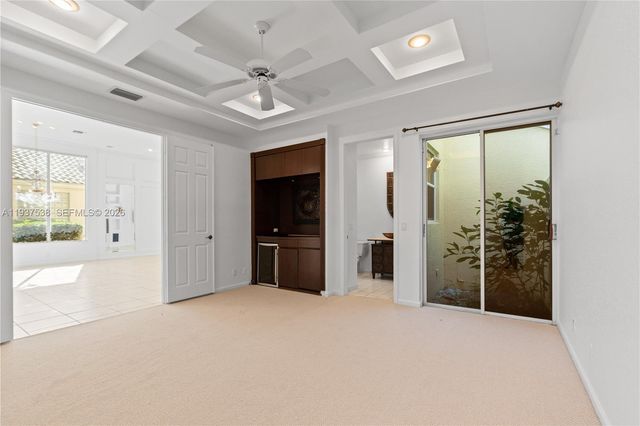 16053 Villa Vizcaya Pl, Delray Beach, FL 33446