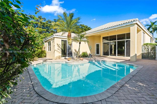 16053 Villa Vizcaya Pl, Delray Beach, FL 33446