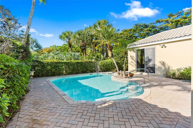 16053 Villa Vizcaya Pl, Delray Beach, FL 33446