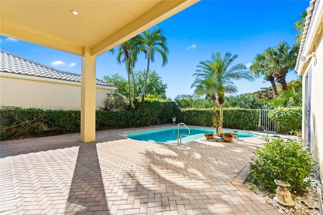 16053 Villa Vizcaya Pl, Delray Beach, FL 33446