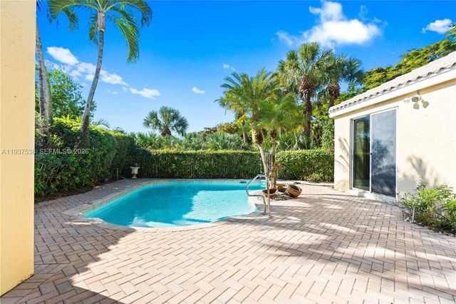 16053 Villa Vizcaya Pl, Delray Beach, FL 33446