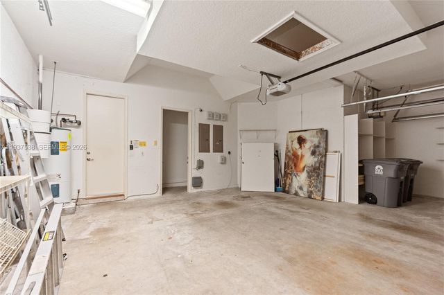 16053 Villa Vizcaya Pl, Delray Beach, FL 33446