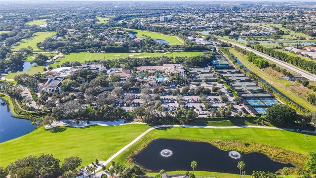 16053 Villa Vizcaya Pl, Delray Beach, FL 33446