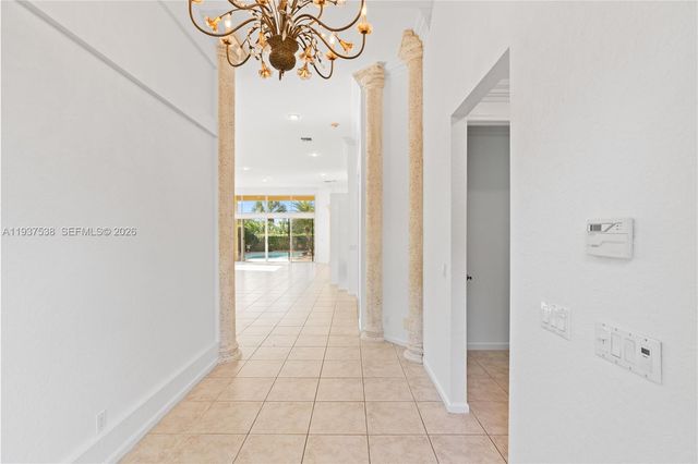 16053 Villa Vizcaya Pl, Delray Beach, FL 33446
