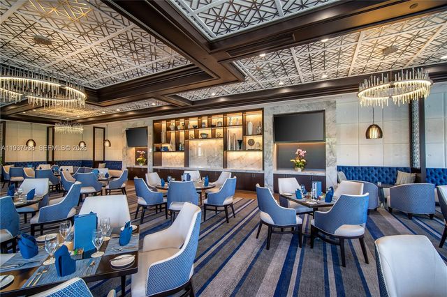 16053 Villa Vizcaya Pl, Delray Beach, FL 33446