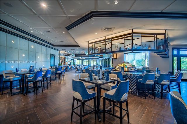 16053 Villa Vizcaya Pl, Delray Beach, FL 33446