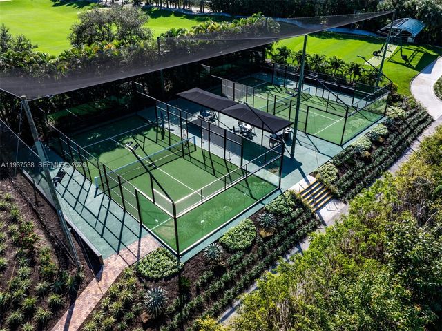 16053 Villa Vizcaya Pl, Delray Beach, FL 33446