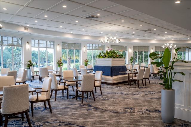 16053 Villa Vizcaya Pl, Delray Beach, FL 33446