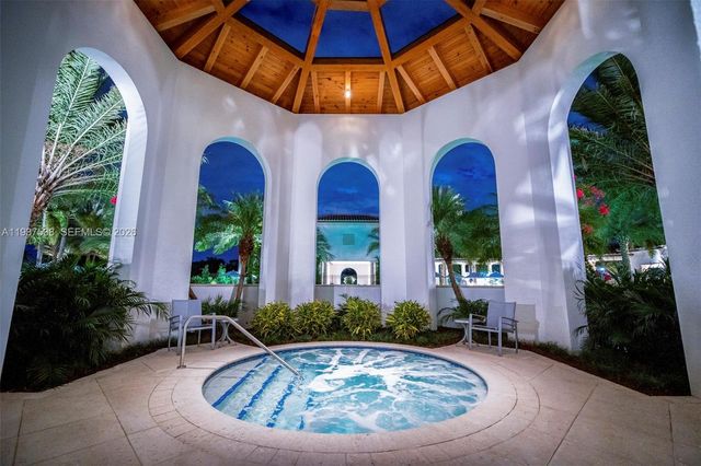 16053 Villa Vizcaya Pl, Delray Beach, FL 33446