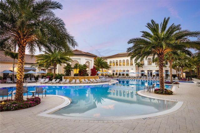 16053 Villa Vizcaya Pl, Delray Beach, FL 33446