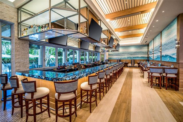 16053 Villa Vizcaya Pl, Delray Beach, FL 33446