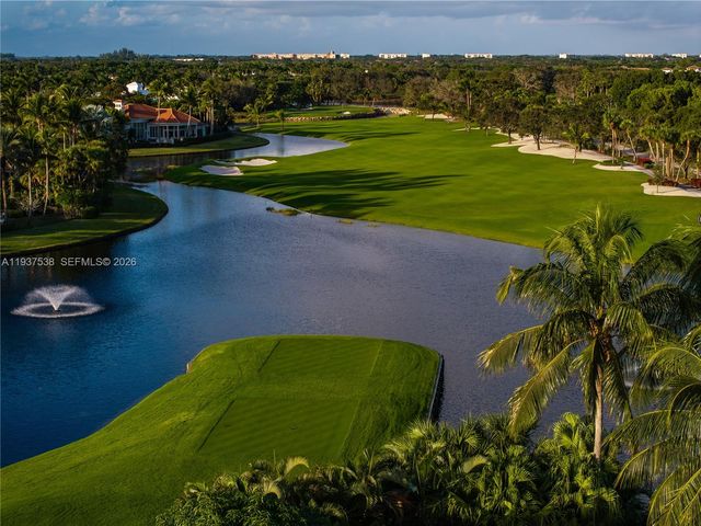 16053 Villa Vizcaya Pl, Delray Beach, FL 33446