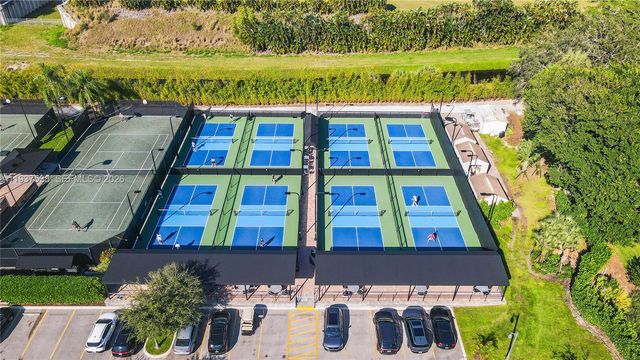 16053 Villa Vizcaya Pl, Delray Beach, FL 33446