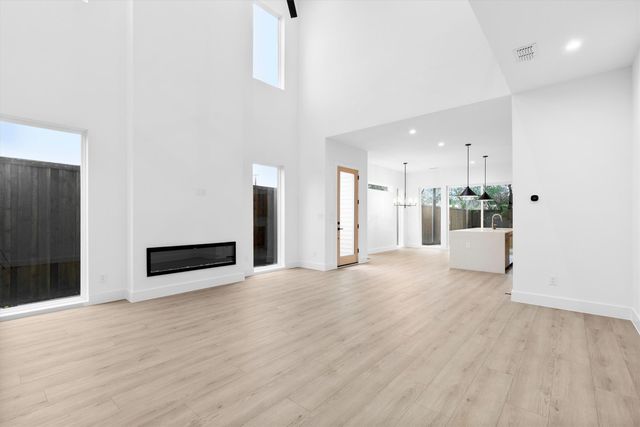 2814 Guymon Street, Dallas, TX 75212